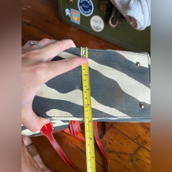 Dooney & Bourke Shoulder Tote Black and red - Picture 13 of 13